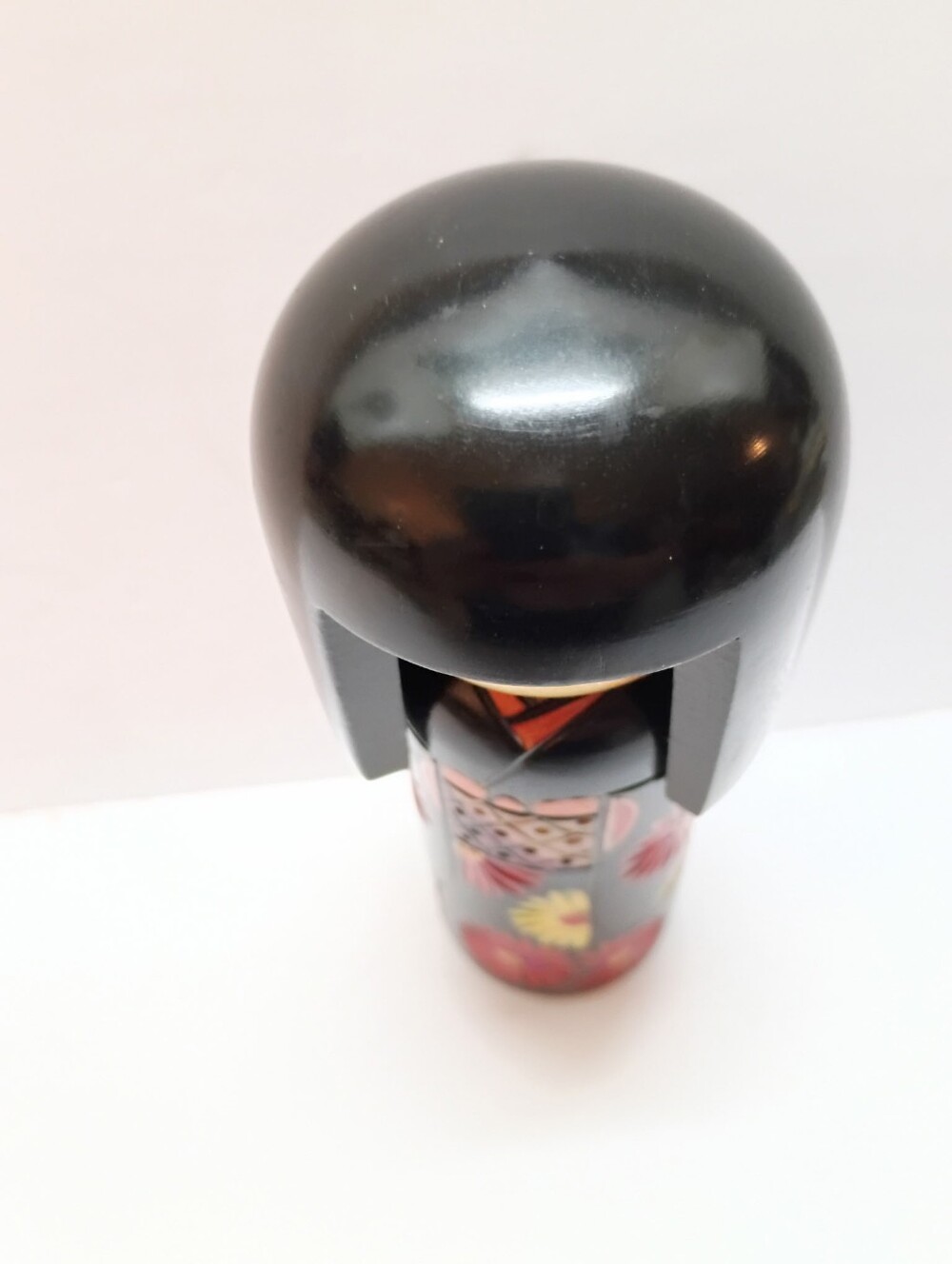 Japanese Sosaku Kokeshi Doll Floral Kimono Black Hair Wooden Stamp 5.5" Tall - Picture 3 of 6